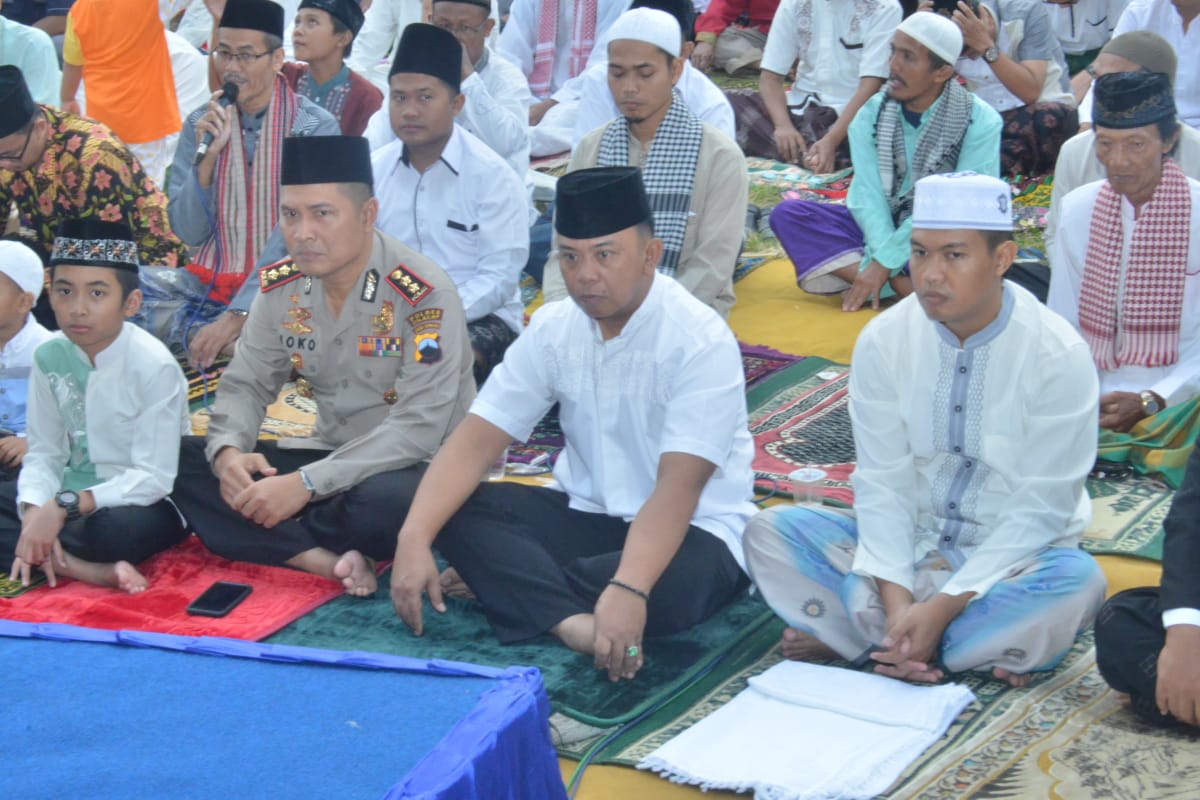 060619 Danlanal Cilacap Bersama Forkopimda Dan Warga Masyarakat Sholat Idul -2