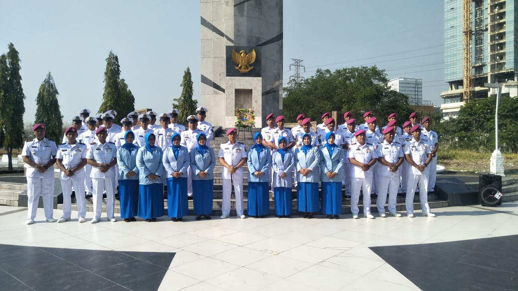 071119 Prajurit Yonmarhanlan V Ziarah Ke TMP Surabaya -4