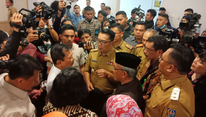 10cc28ebb14d51bebc6f221ff55d2e26-menkes-ninjau-depok