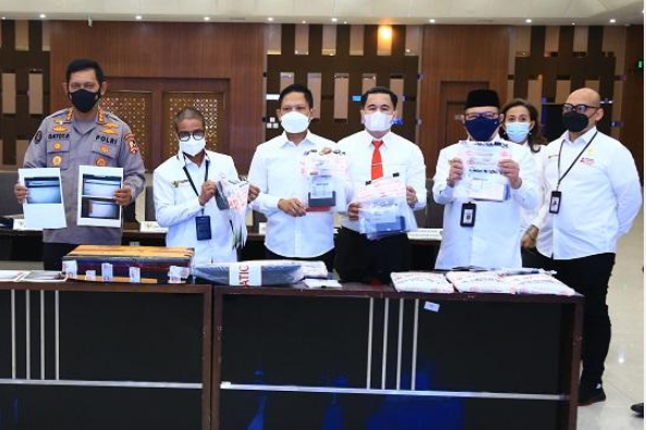 12316fb8bd7d9e2abd2ec6824de9fe15746bcab63aed5e184f75c209d30777f5.0