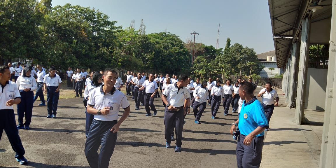 130919 Komandan Lantamal V Ajak Personelnya Goyang Tobelo -3