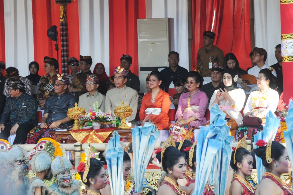 160619 Komandan Lanal Denpasar Hadiri Pembukaan Pesta Kesenian -3