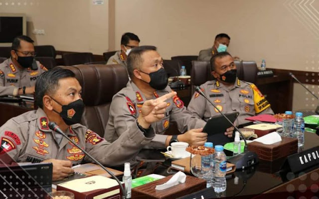 Perkembangan Covid-19, Kapolda Kaltim Ikuti Vikon Bersama Menteri Koordinator Bidang Perekonomian