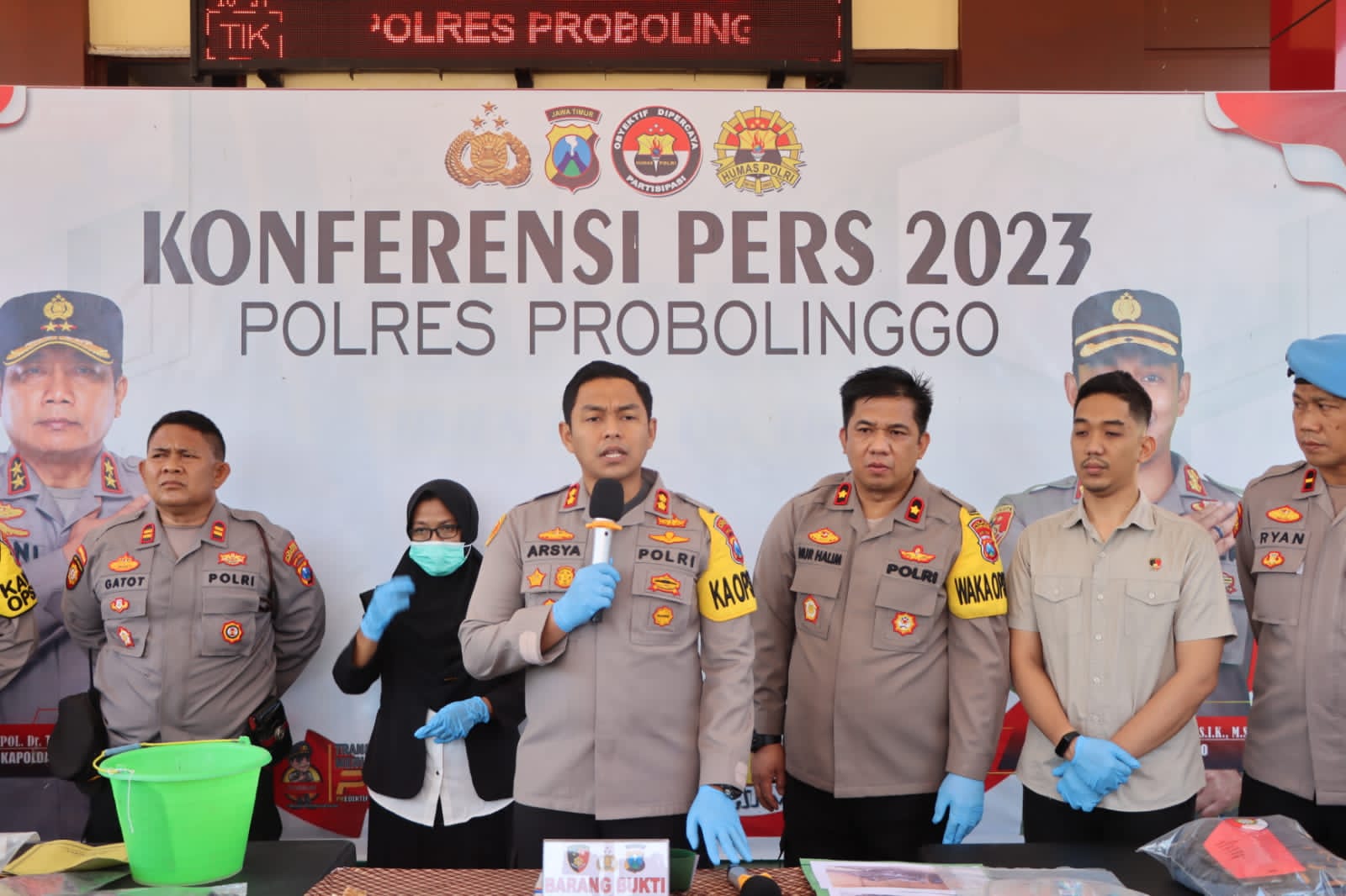 Polres Probolinggo Ungkap Kasus Pembakaran Mobil di Kotaanyar, Komplotan Pelaku Berhasil Diamankan