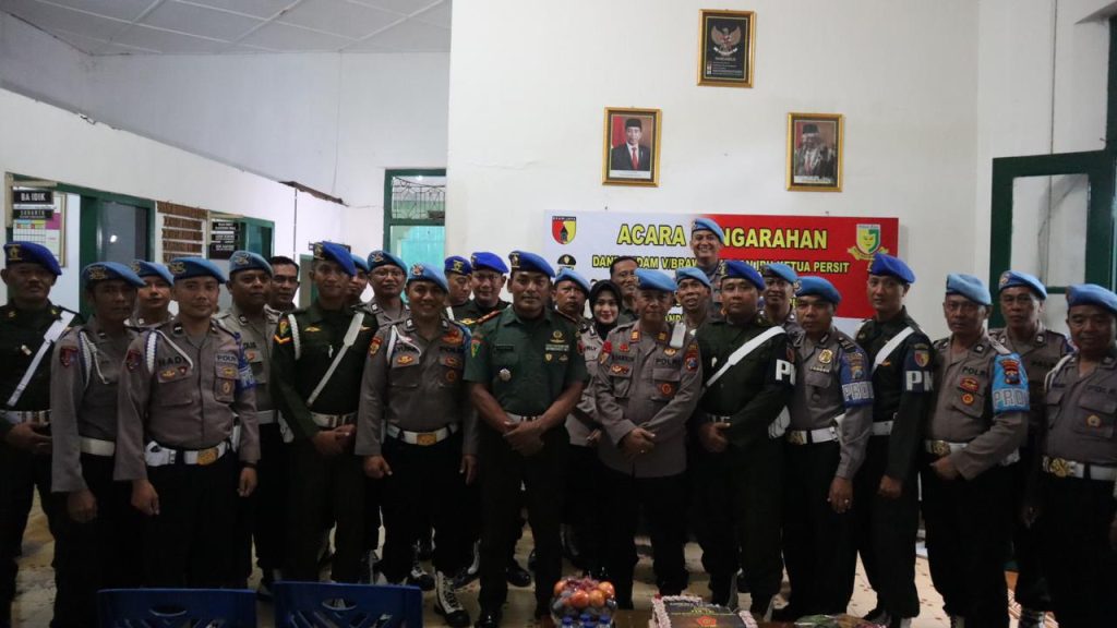Polres Tulungagung Datangi Subdenpom V/ 1- 6 Tulungagung Berikan Kado Spesial, Kue Ulang Pada Hari POM TNI