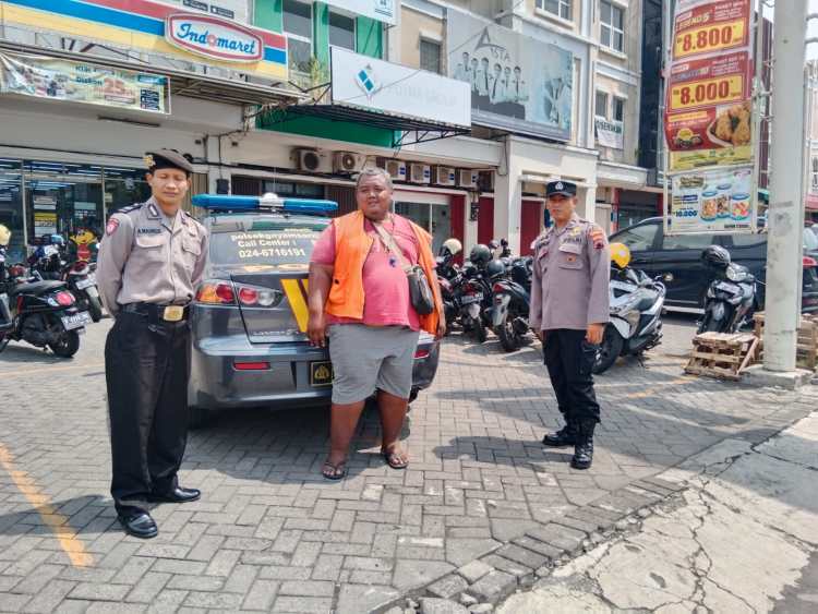 Polsek Gayamsari Gelar Patroli Dialogis Dengan Tukang Parkir