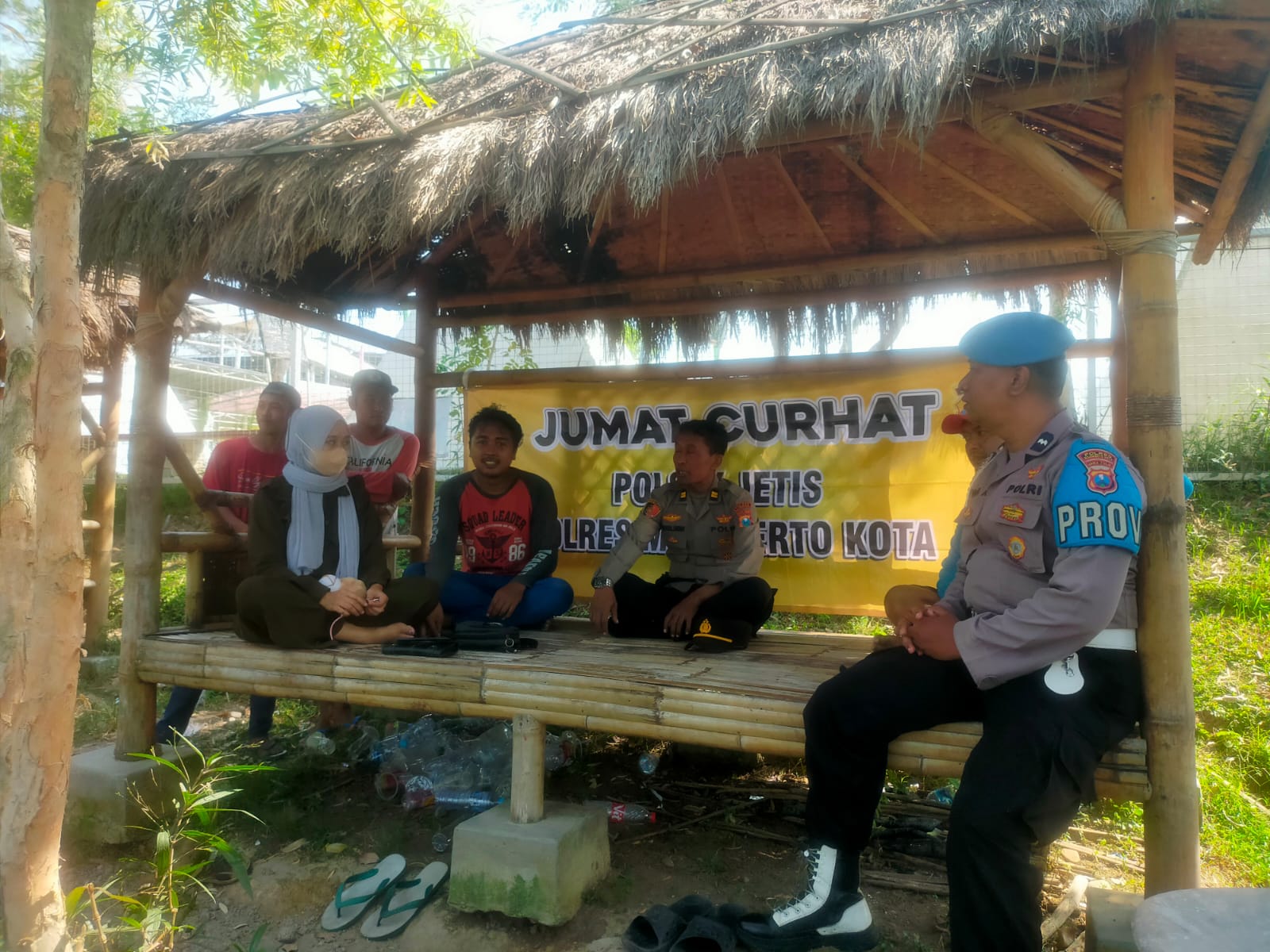 Jumat Curhat, Polresta Mojokerto Beri Himbauan Harkamtibmas Kepada Pengunjung Wisata Bukit Kayoe Putih