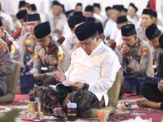 Jelang Hari Bhayangkara ke-77, Kapolda Jatim Bersama Ribuan Jamaah Khidmat Ikuti Majelis Sholawat di Malang