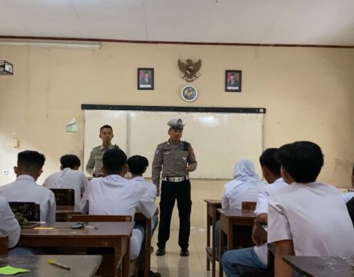Pak Sicomo Polres Tulungagung Setia Jemput Bola Permudah Masyarakat Urus SIM