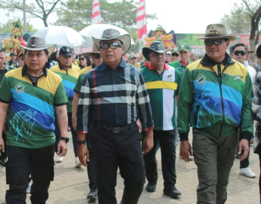 Kapolda Jatim Dampingi Panglima TNI Buka Kejuaraan Pacu Kuda Nasional di Pasuruan