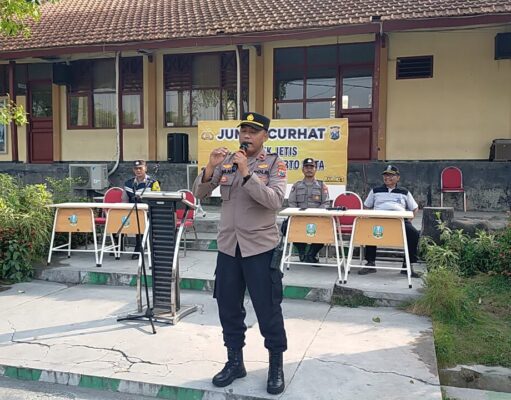 Jumat Curhat, Polisi Sosialisasikan Kenakalan Remaja di SMKN 1 Jetis