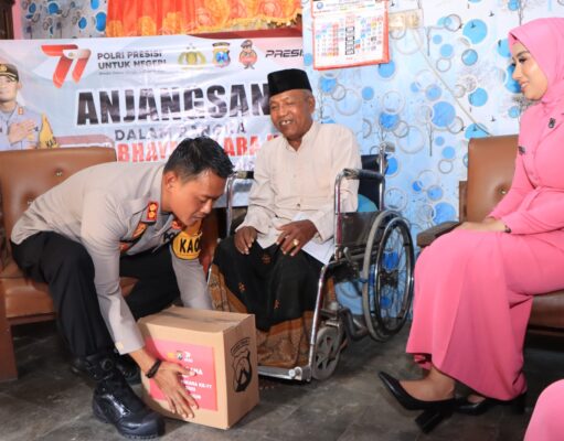 Kapolres Madiun Beri Motivasi dan Santunan Kunjungi Anggota yang Sakit Menahun