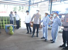 Jelang Idul Adha Polres Situbondo Tinjau SPBE Kapongan Pastikan Stok LPG 3 Kg Aman