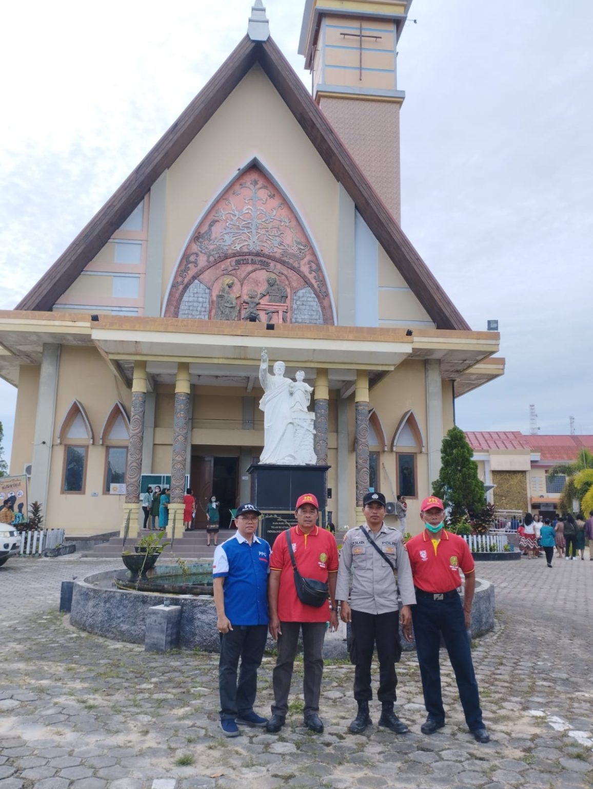 Polres Bontang Laksanakan Patroli Rutin Pengamanan Gereja