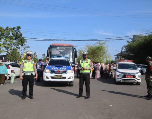 Ratusan Aparat Amankan Pemberangkatan Jamaah Haji Asal Kabupaten Pringsewu