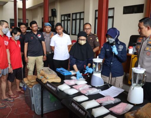 Polrestro Jakarta Pusat Musnahkan Barang Bukti Narkotika Hasil Penangkapan Selama Bulan Mei