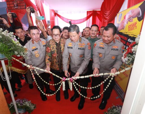 Kapolda Jatim Dampingi Irwasum Polri Resmikan Gedung Satgas Saber Pungli UPP Jawa Timur