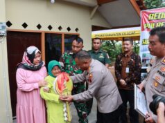 Menyambut Hari Bhayangkara ke-77, Polresta Cilacap Bedah Rumah Warga Panulisan
