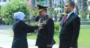 Jajaran Polda Jatim Terima Penghargaan dari Gubernur Jawa Timur di Hari Bhayangkara ke 77