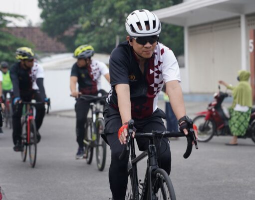 Waterstop di Wisata Religi, Kapolresta Mojokerto Ajak Anggota Gowes ke Pendopo Agung