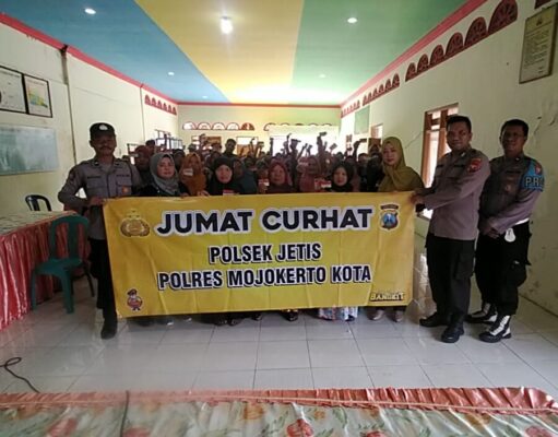 Tampung Aspirasi Masyarakat Sekitar, Polisi Mojokerto Bersama Polsek Jetis Gelar Jumat Curhat