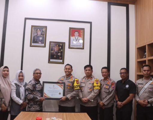 Polres Probolinggo Terima Penghargaan Pelayanan Prima dari Kemenpan-RB