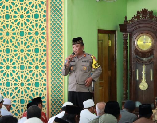 Beri Himbauan Wujudkan Kamtibmas Kondusif, Polresta Mojokerto Gelar Jumat Curhat di Masjid