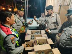Operasi Pekat Polres Kediri Kota bersama Petugas Gabungan Amankan Ratusan Botol Miras