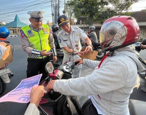 Polres Bojonegoro Gelar Aksi Simpatik Ajak Masyarakat Tertib Berlalulintas