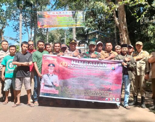 Polisi Bersama TNI dan Warga Kompak Cegah Karhutla di Bondowoso