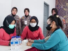 Polwan Polresta Sidoarjo Gelar Bakti Kesehatan di Rutan Perempuan Kelas II A