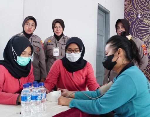 Polwan Polresta Sidoarjo Gelar Bakti Kesehatan di Rutan Perempuan Kelas II A