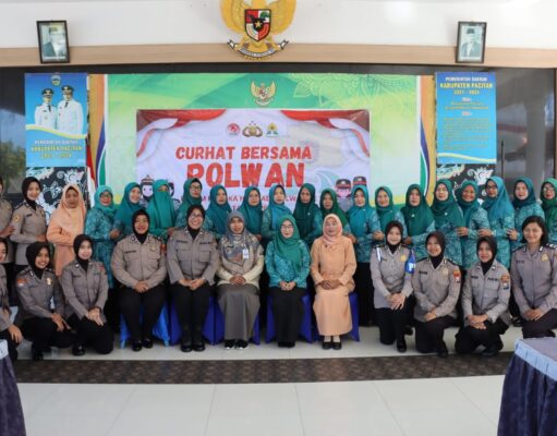 Curhat Bersama Polwan, Kaum Emak – emak di Pacitan Diberikan Wawasan Tata Krama Berlalulintas