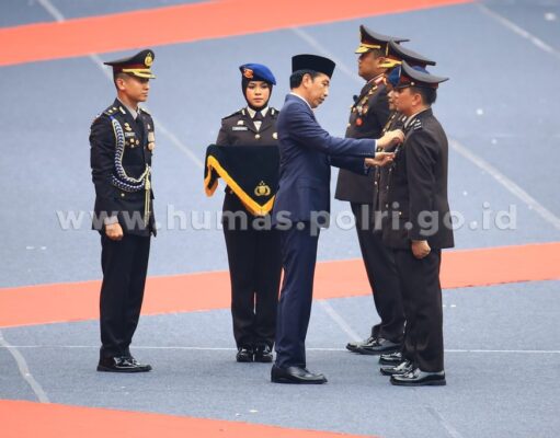 HUT Bhayangkara ke 77, Presiden Jokowi Berikan Penghargaan Bintang Bhayangkara Nararya