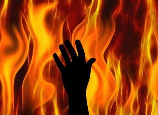 Seorang Pria Bakar Istri dan Anaknya Karena Cemburu Buta