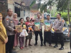 Lala, Balita Yang Sakit Jantung Dikunjungi Polsek Pasir Sakti