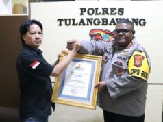 Kapolres Tulang Bawang Mendapat Piagam Penghargaan Dari Media Pikiran Lampung Grup