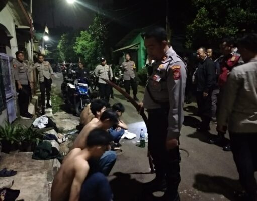 Gagalkan Tawuran di Jatinegara, Polisi Amankan 7 Remaja Berikut Sajam dan Bom Molotop