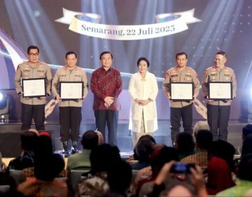 Penghargaan Peduli Perempuan dan Anak dari KemenPPPA Untuk Kapolda Maluku