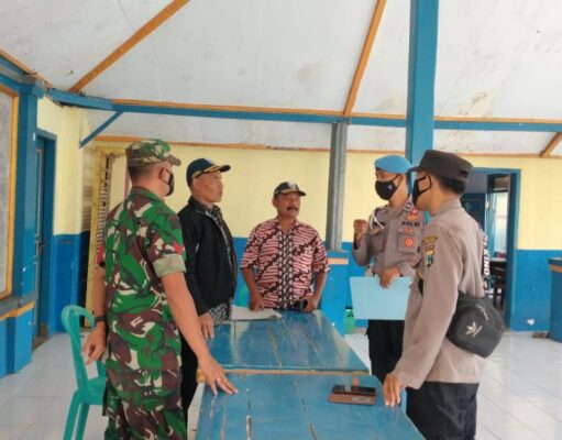 Bhabinkamtibmas Lakukan Sambang Dialogis, Komunikasi Dengan Perangkat Desa