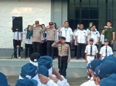 Kasat Samapta Res Depok Menjadi Irup Upacara Bendera SMP Setia Negara Pancoranmas