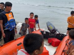Polres Tanggamus Bersama SAR Gabungan Lakukan Pencarian Anak Tenggelam di Pantai Pematang Sawa