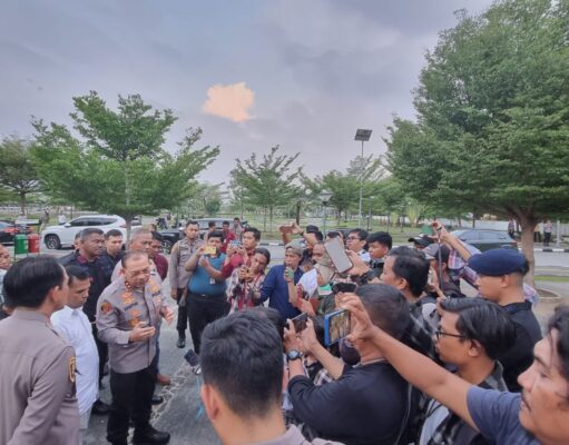 Kapolda Sumbar pastikan Anggotanya tidak ada yang Pijak Tempat Ibadah di Mesjid Raya Sumbar