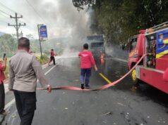Truk Wing Bok Muat Permen Habis Terbakar di Cilacap