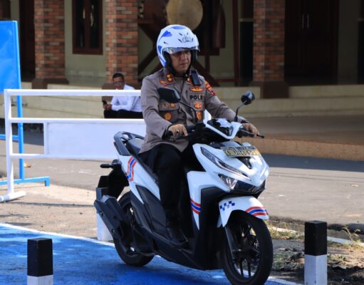 Kapolres Pekalongan Kota Tunjukkan Praktik Ujian Sim Baru Later S