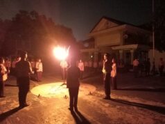 Bhabinkamtibmas Polsek Banyumanik Hadir Renungan Malam Hari Jadi Pramuka di SMAN 4 Semarang