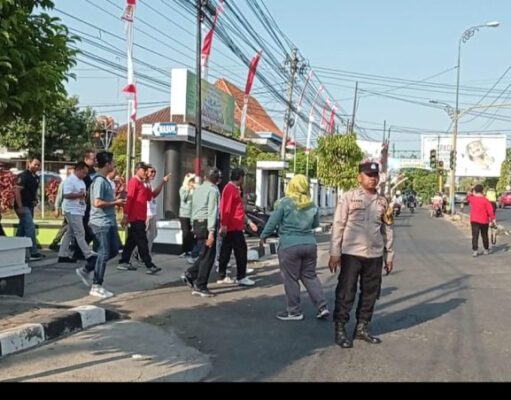 Pengadilan Negeri Pati Gelar Jalan Santai Peringati HUT RI Ke 78, Polsek Margorejo Berikan Pengamanan