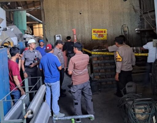 Reskrim Polresta Pati Olah TKP Pabrik Plastik Di Desa Pegandan