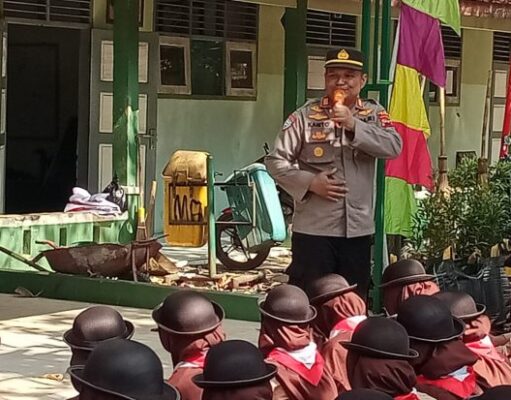 Binmas Polres Batang Gelar Sosialisasi Saka Bhayangkara Di Madrasah Aliyah Negri