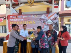 Penyerahan Mahasiswa KKN, Waka Polsek Dawar Blandong : Tetap Jaga Kamtibmas dan Menjadi Contoh Baik Bagi Masyarakat